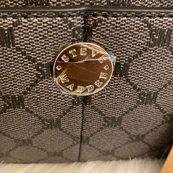 NWT Steve Madden (bbrody) Crossbody Black/Grey - Picture 5 of 14